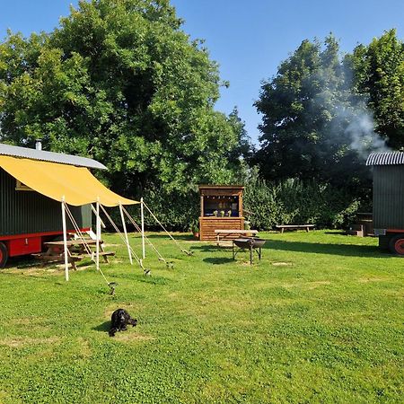 The Delkin Shepherds Huts Касъл Комб Екстериор снимка